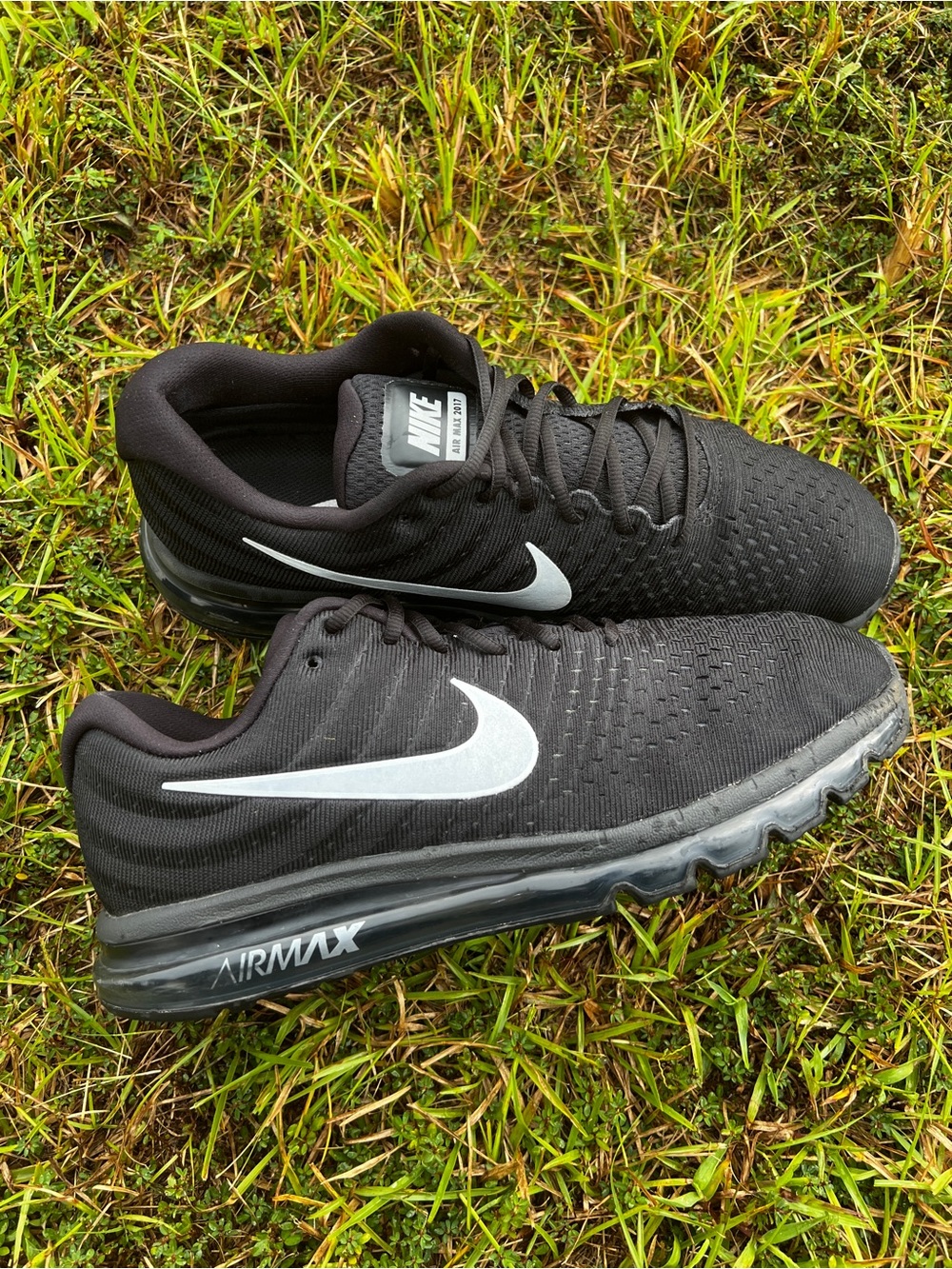 CLEAN Nike size 12 Mens Air Max 2017 Black running shoes